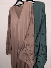 Load image into Gallery viewer, Ayah Handwork Abaya
